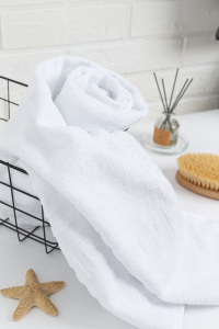 Махровое гладкокрашеное полотенце 70*140 см 380 г/м2 (Белый)