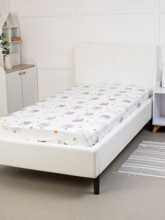 Простыня на резинке 080*160 см, перкаль, детская расцветка (Ёжики)